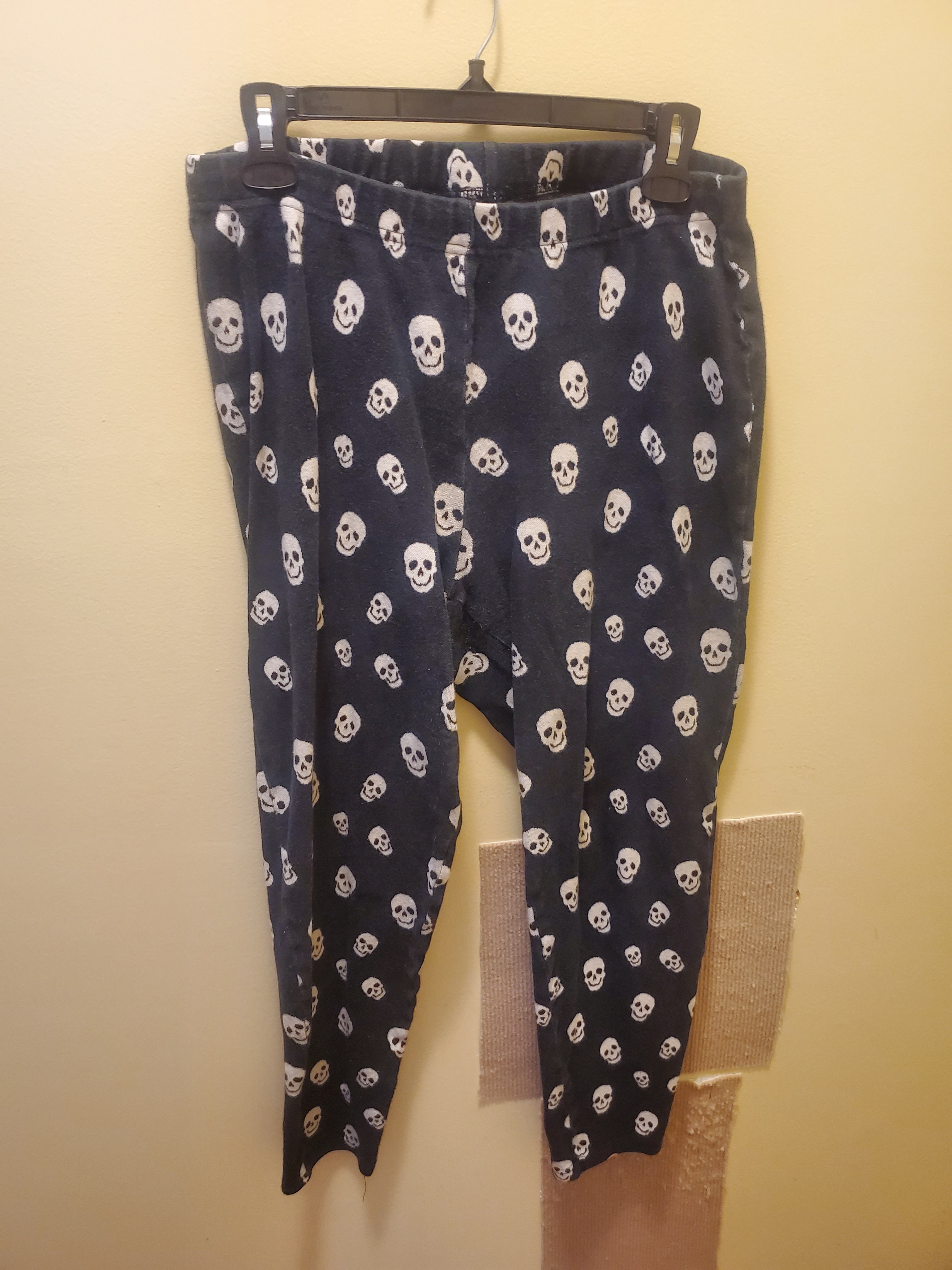 Torrid Black Branded Knit Leggings With White Skulls